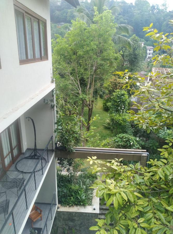 Travel Inn Deluxe Anniewatta Kandy Esterno foto