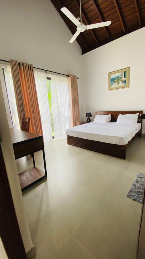 Travel Inn Deluxe Anniewatta Kandy Esterno foto
