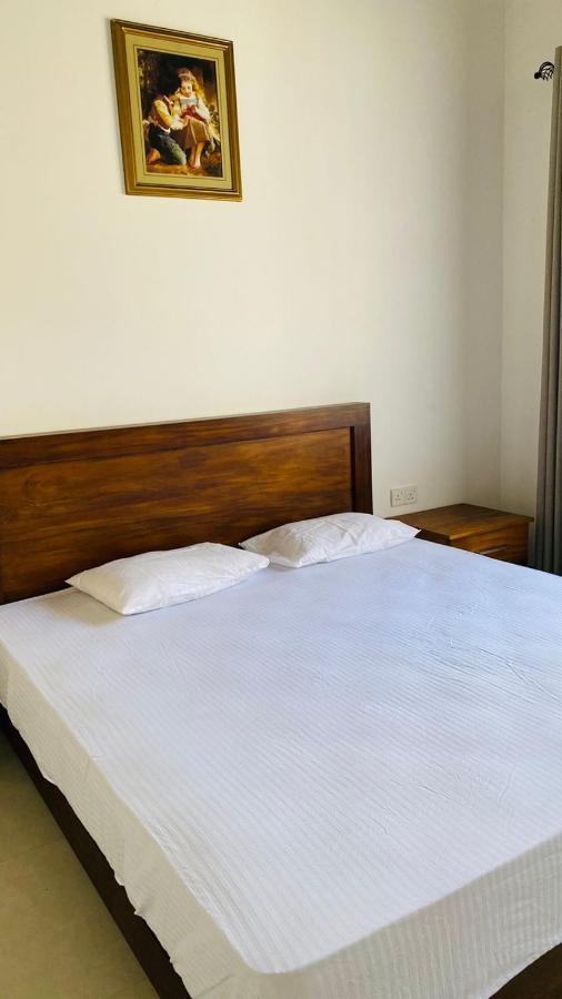 Travel Inn Deluxe Anniewatta Kandy Esterno foto